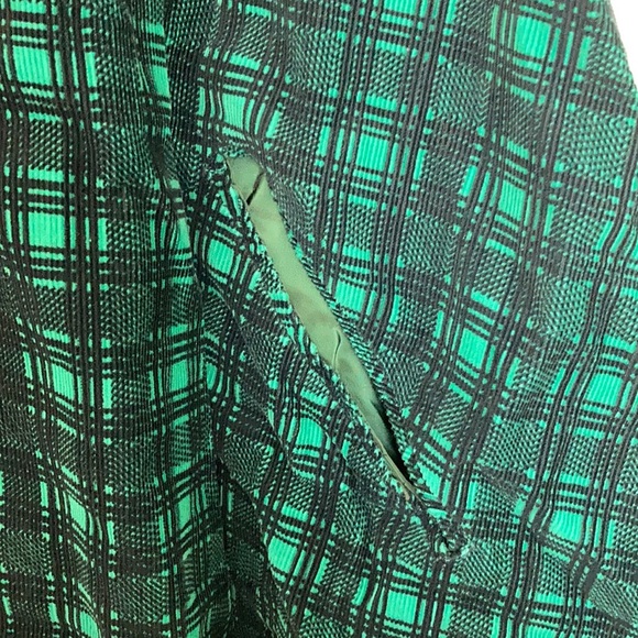 Handmade vintage green plaid corduroy poncho - Picture 6 of 7